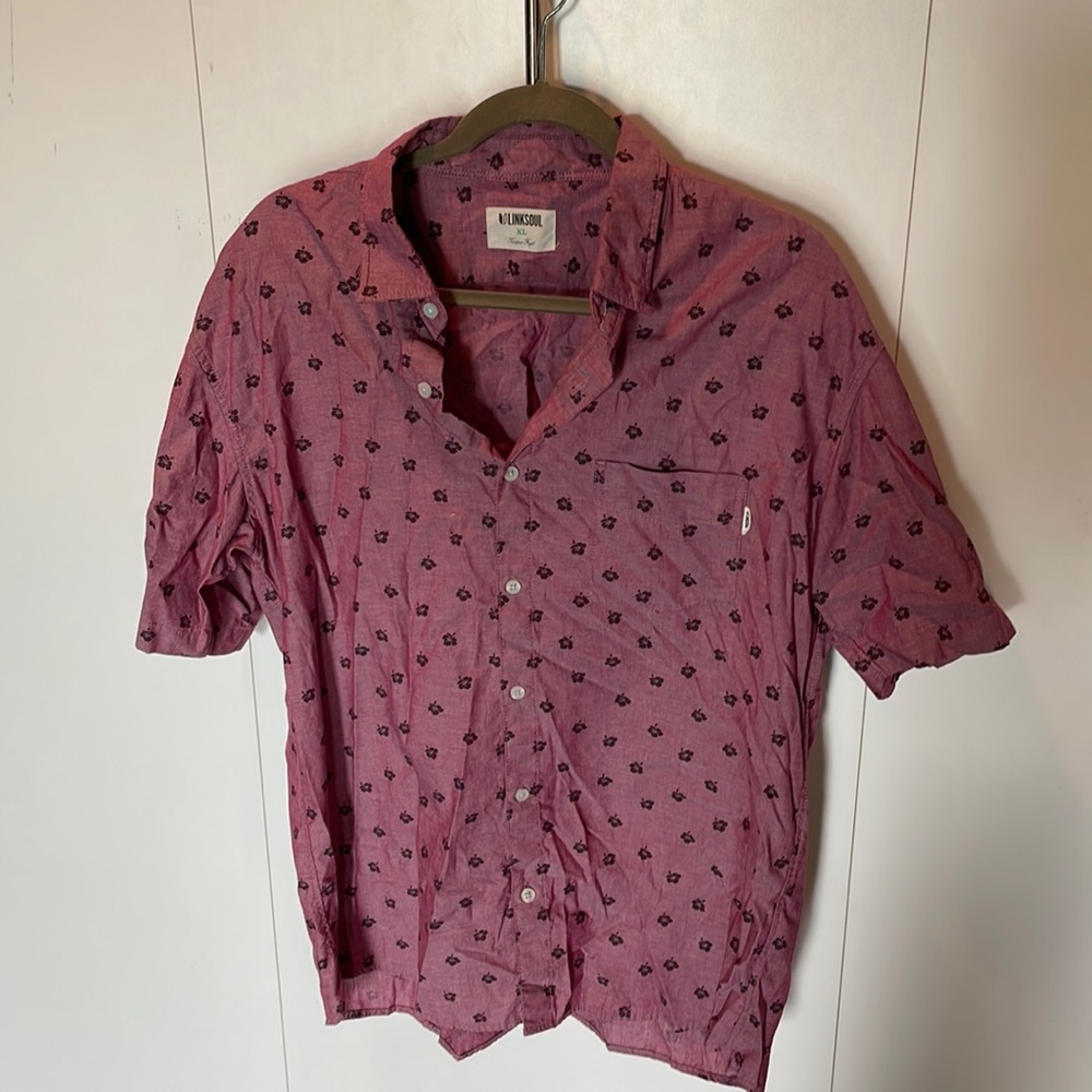 NWOT Linksoul button down. Floral red. XL.